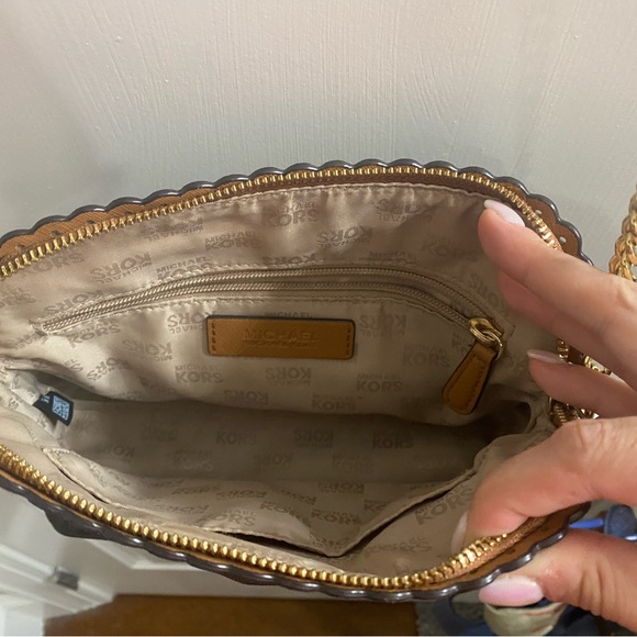 Michael Kors cross body - Picture 3 of 4